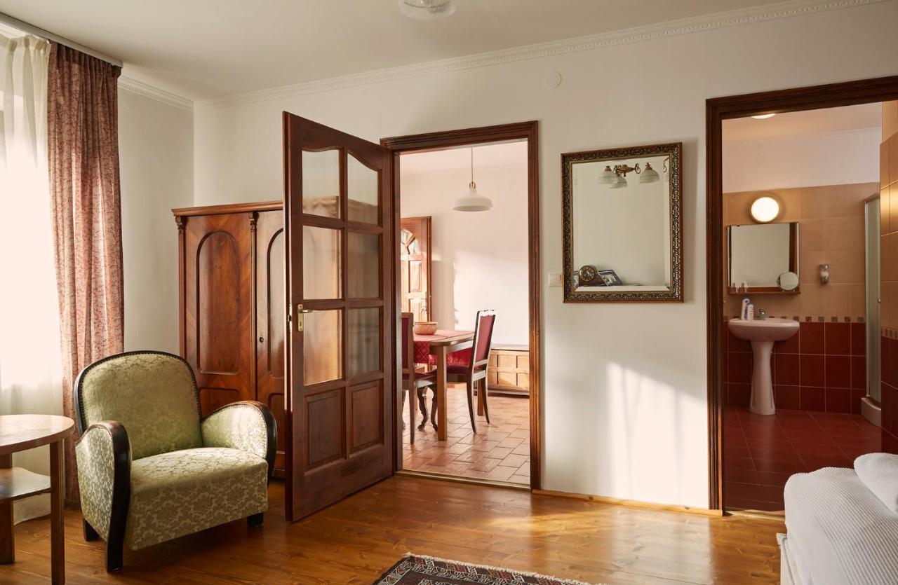 Preselo Pinceszet Es Vendeghaz Bed & Breakfast Erdobenye Exterior photo