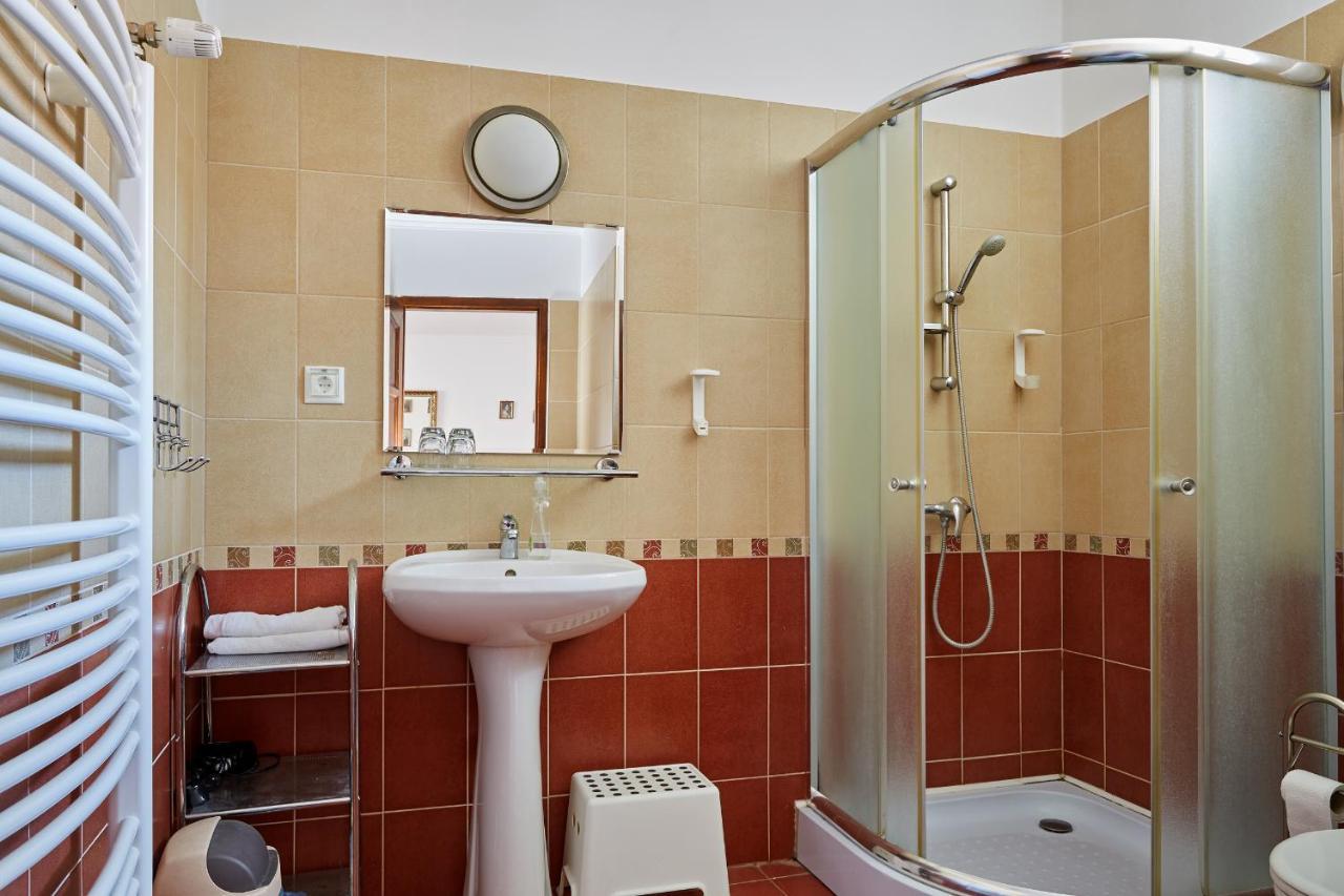Preselo Pinceszet Es Vendeghaz Bed & Breakfast Erdobenye Exterior photo
