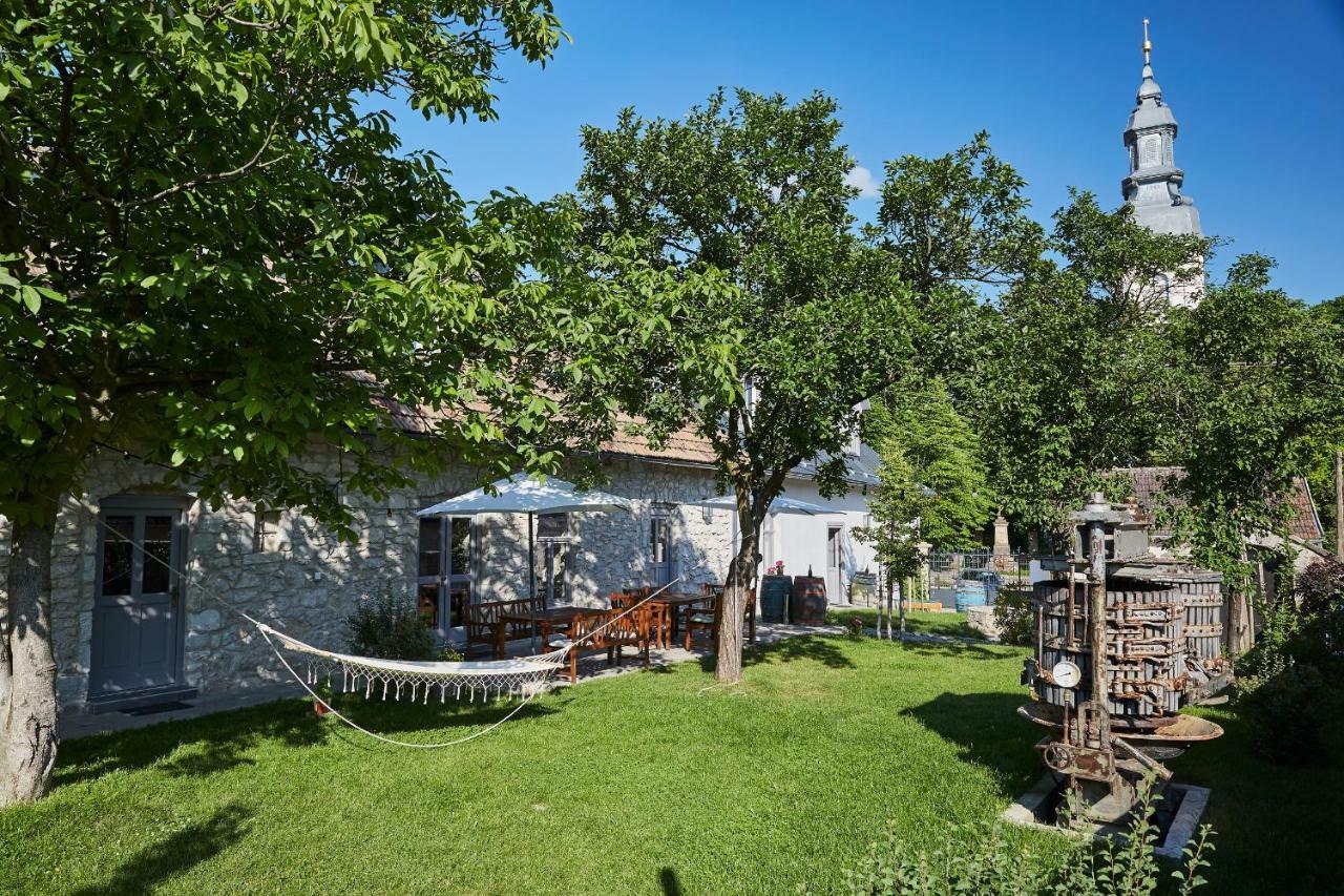 Preselo Pinceszet Es Vendeghaz Bed & Breakfast Erdobenye Exterior photo